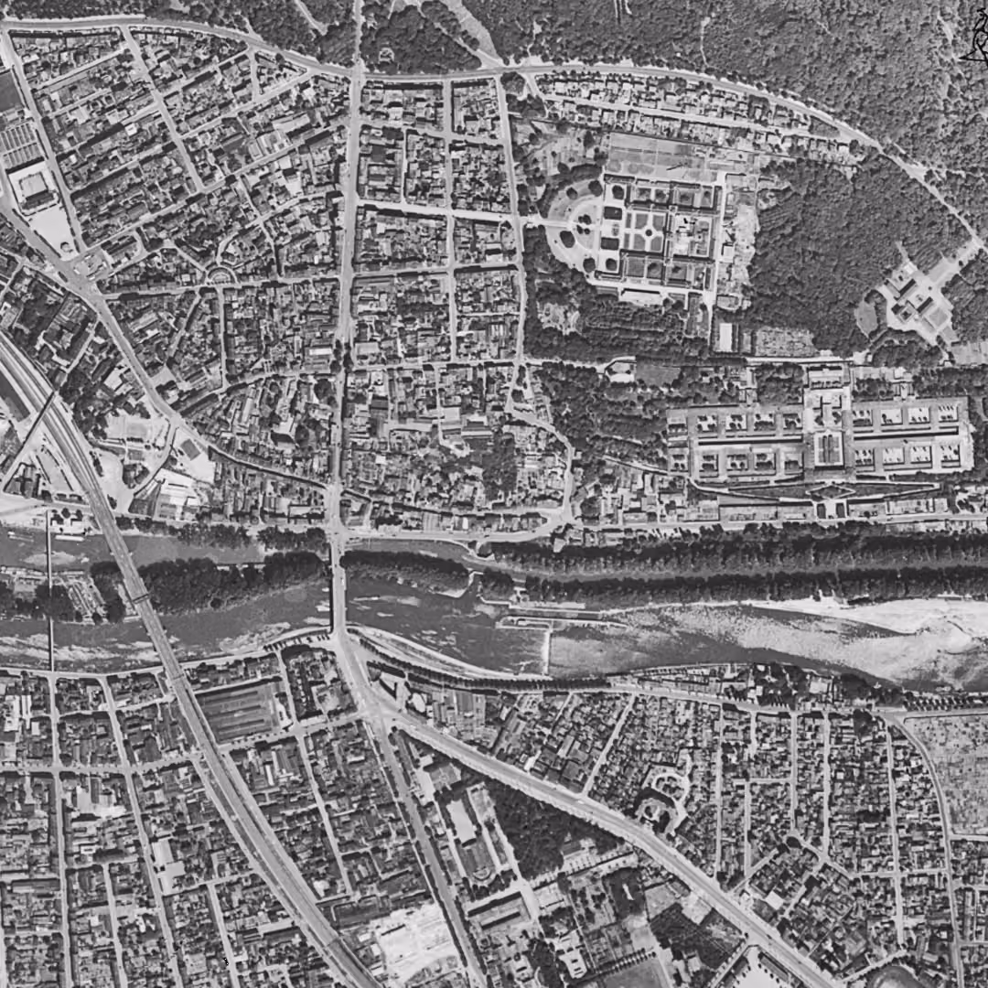 Saint-Maurice en 1949, le centre vu du ciel, au même cadrage