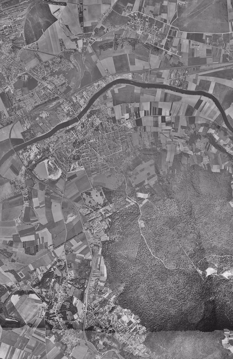 Beaumont-sur-Oise en 1955, le territoire vu du ciel, au même cadrage