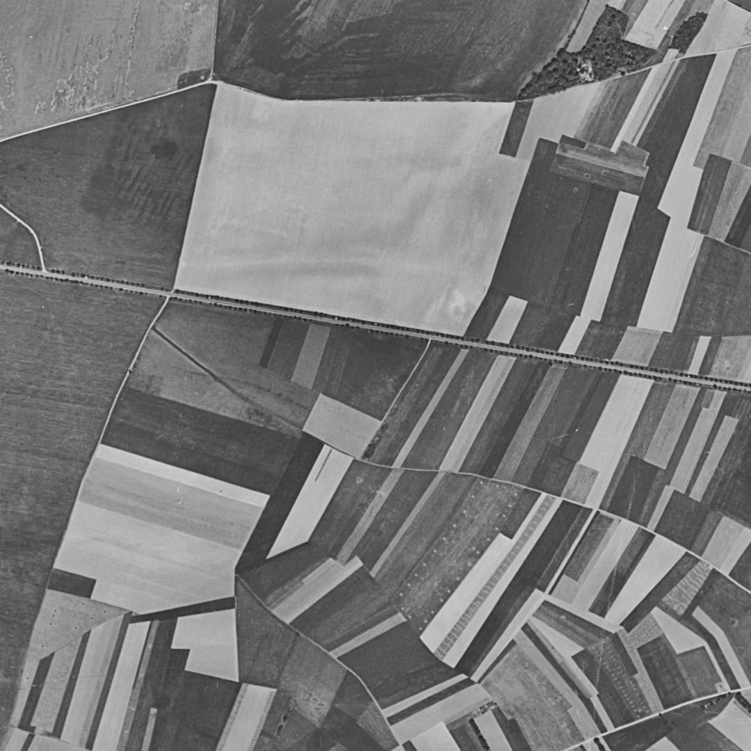 Cergy en 1949, le centre vu du ciel, au même cadrage