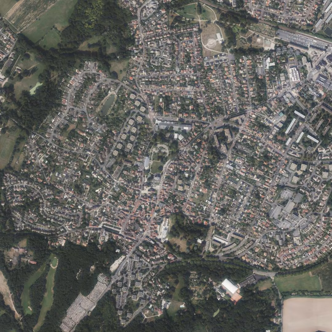 Domont aujourd'hui, le centre vu du ciel