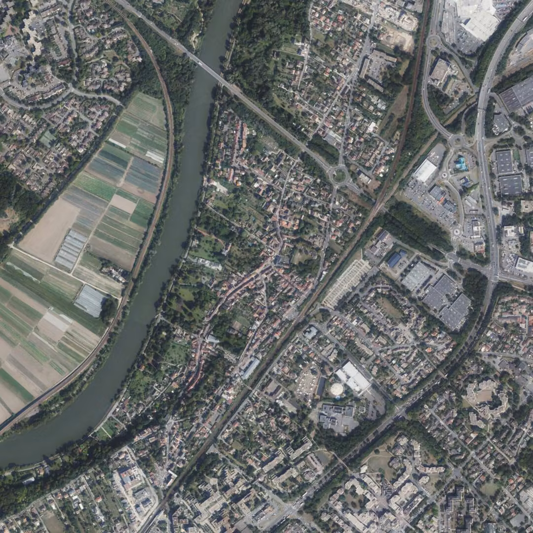 Éragny-sur-Oise aujourd'hui, le centre vu du ciel