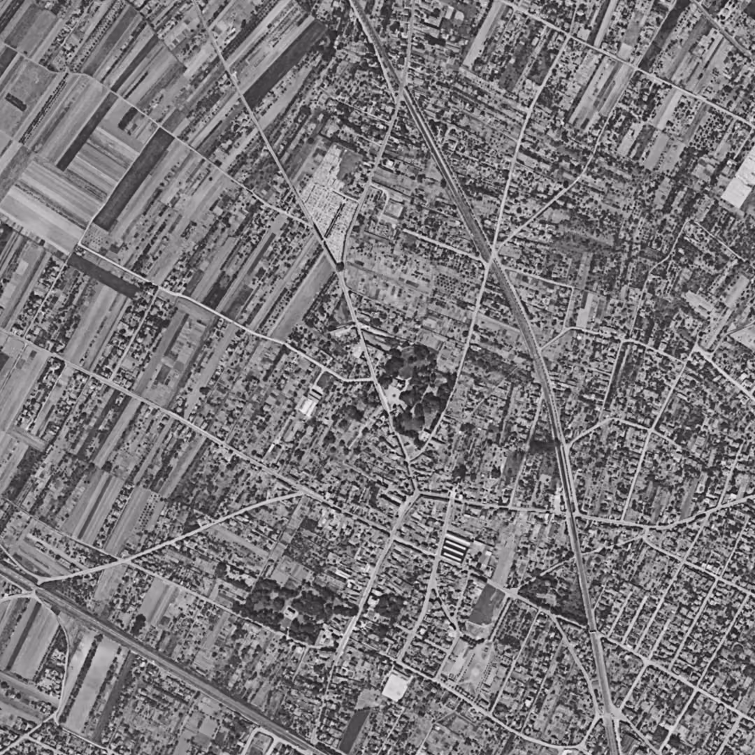 Ermont en 1949, le centre vu du ciel, au même cadrage
