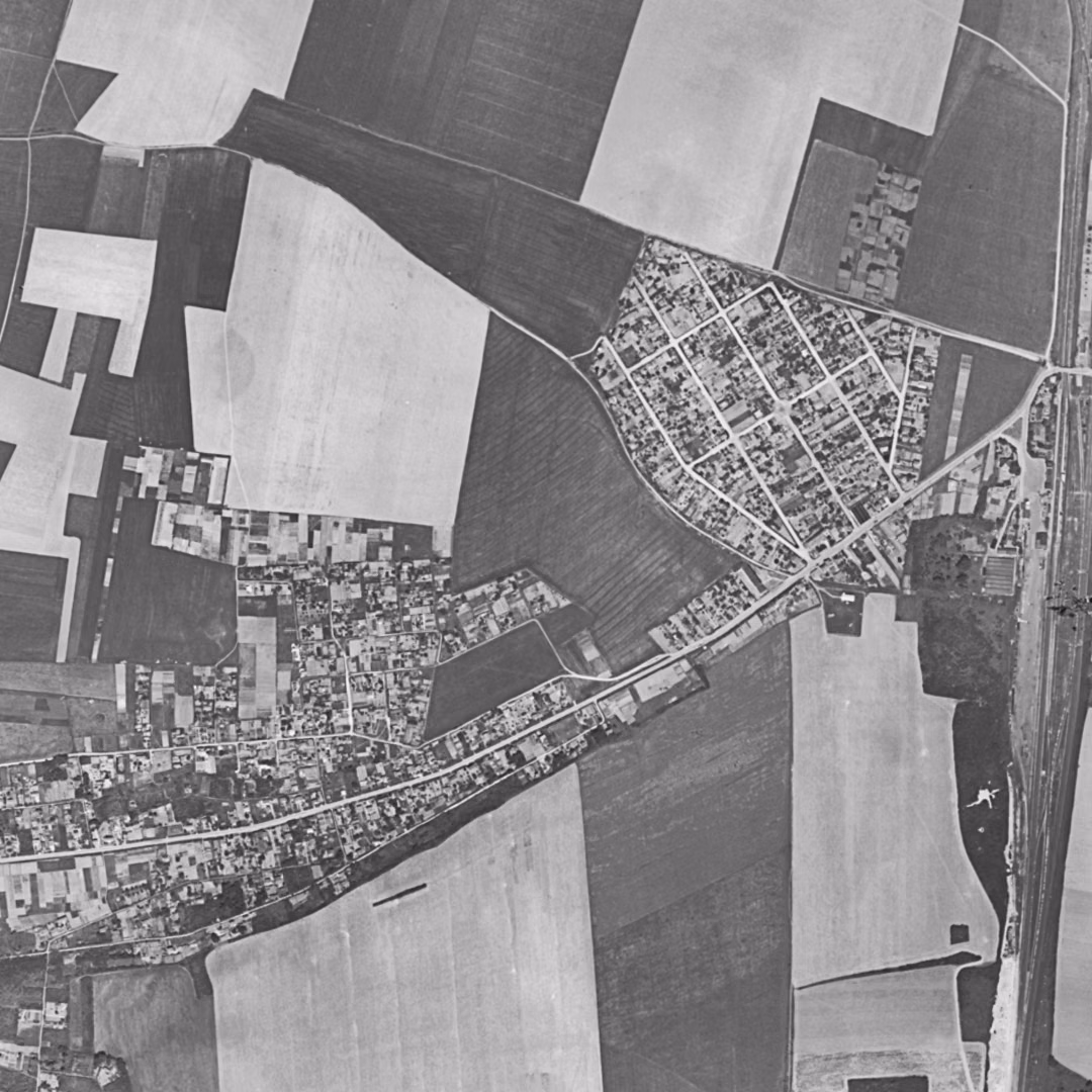 Fosses en 1949, le centre vu du ciel, au même cadrage