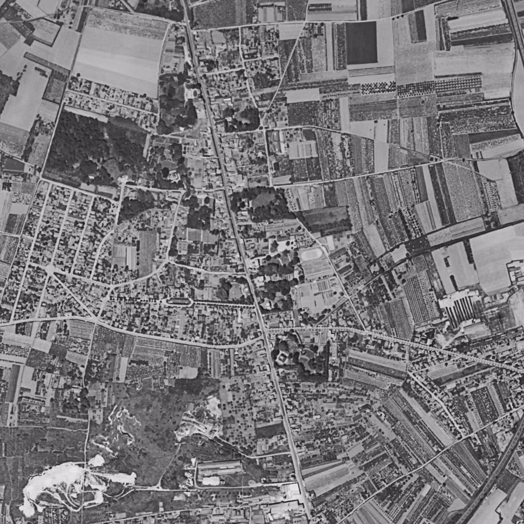 Saint-Brice-sous-Forêt en 1949, le centre vu du ciel, au même cadrage