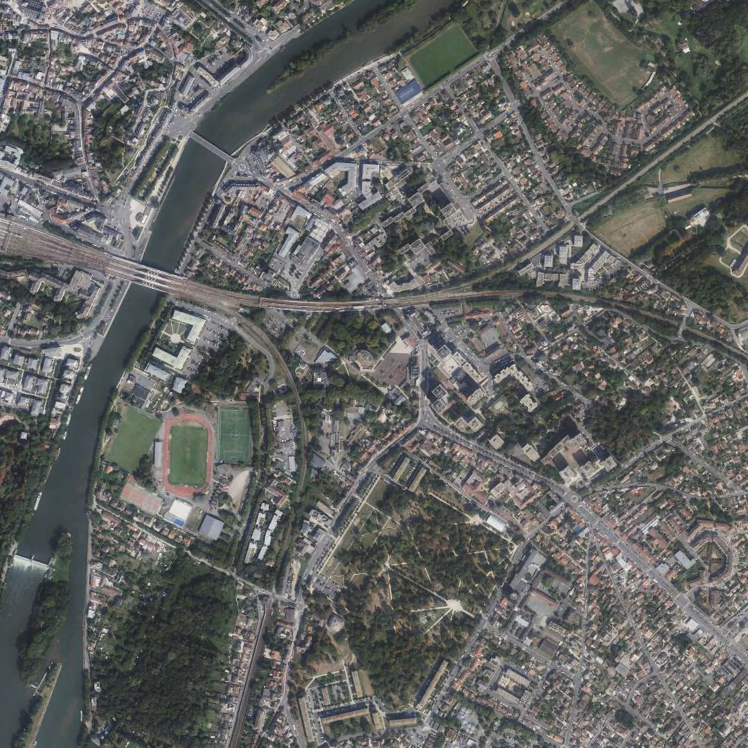 Saint-Ouen-l'Aumône aujourd'hui, le centre vu du ciel