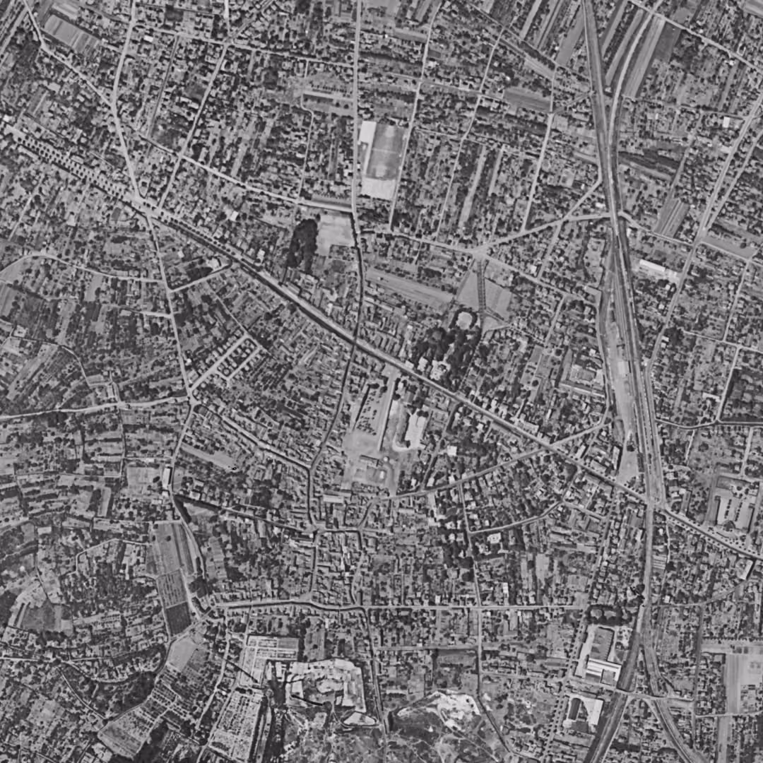 Sannois en 1949, le centre vu du ciel, au même cadrage
