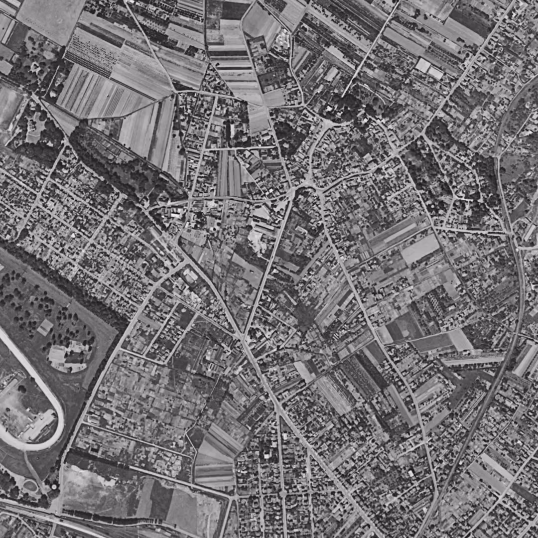 Soisy-sous-Montmorency en 1949, le centre vu du ciel, au même cadrage