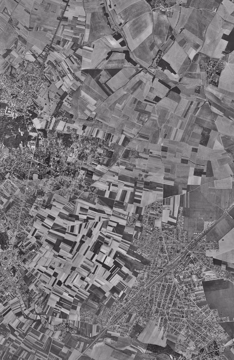 Villiers-le-Bel en 1949, le territoire vu du ciel, au même cadrage