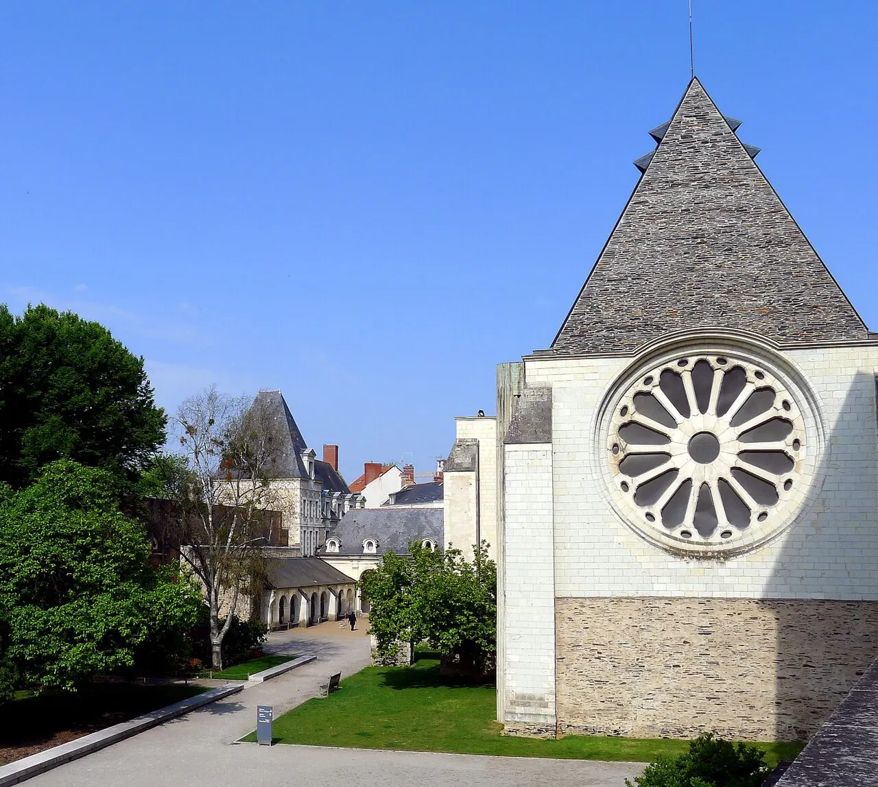 Cloître Toussaint