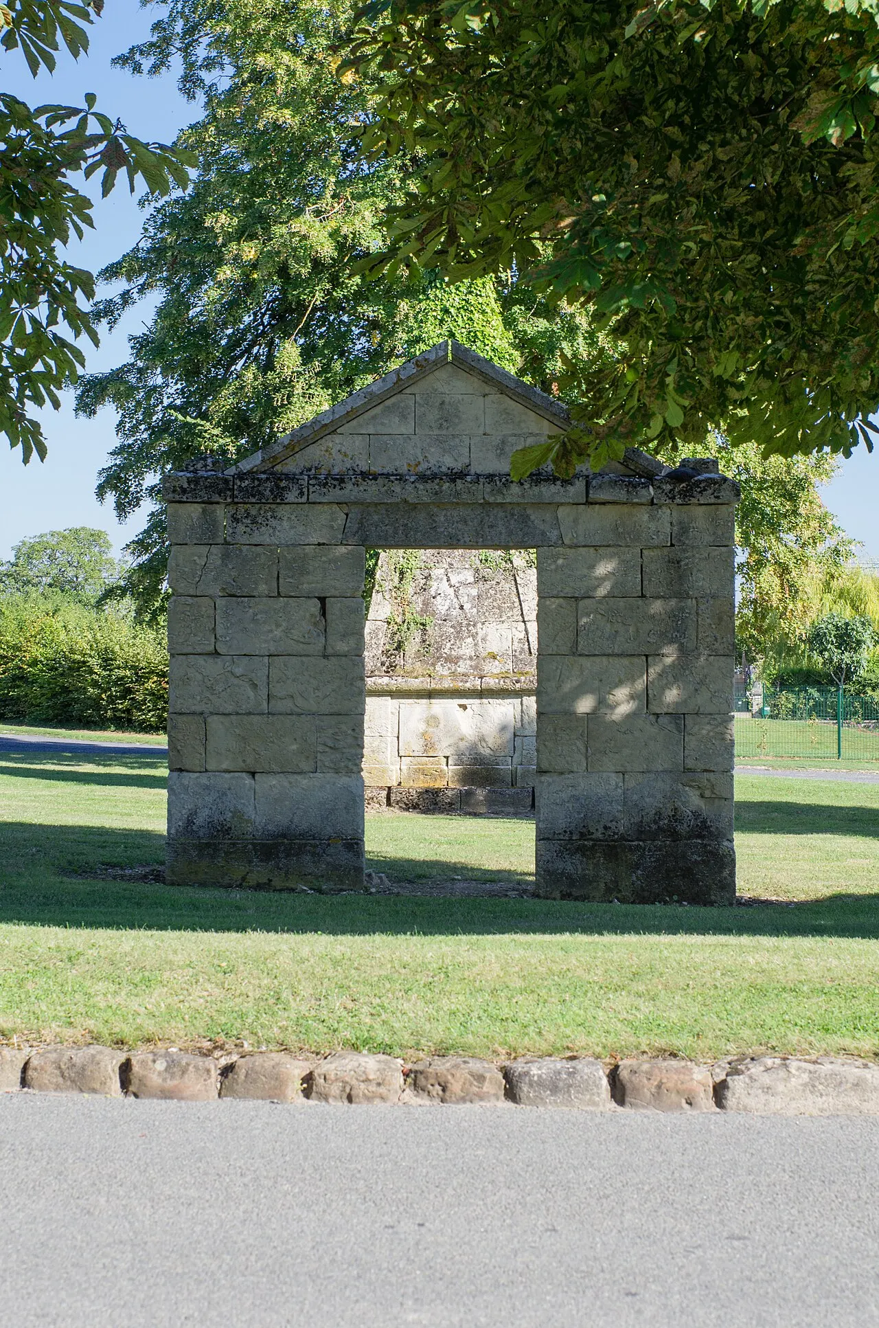 Monument funéraire de Madame Jarry de Mancy