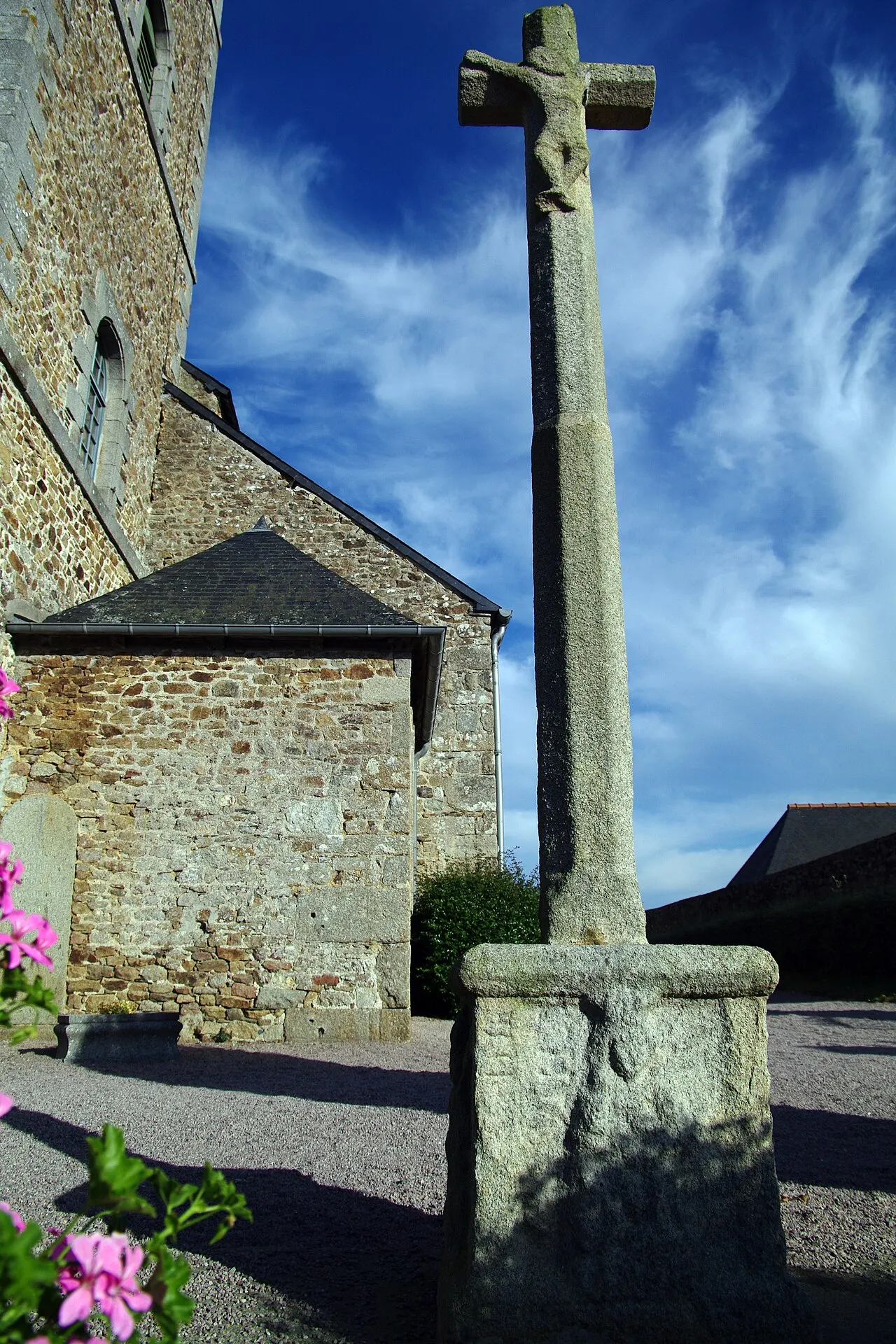 Croix sculptée de Maroué