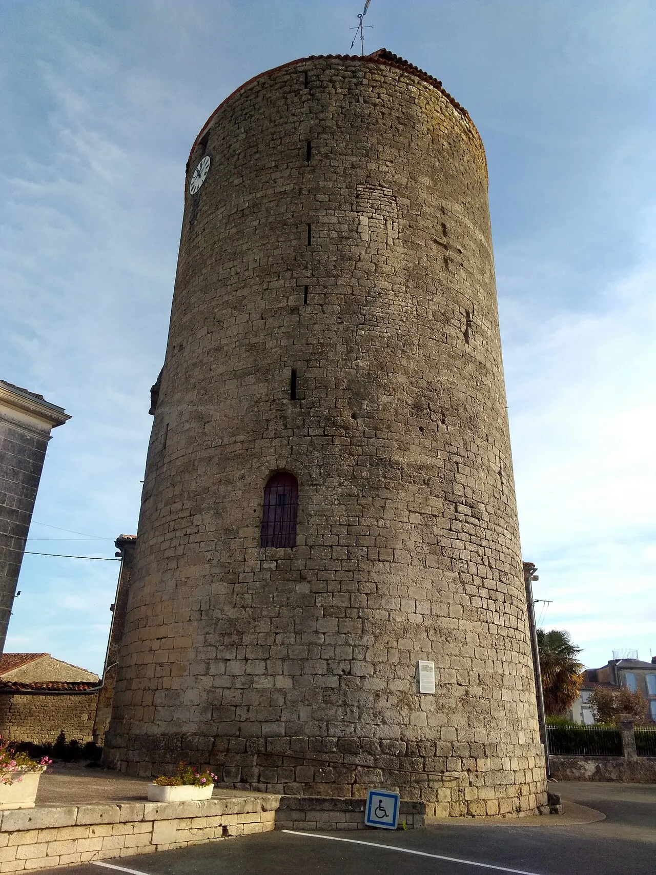 Château - Tour du Donjon d’Aulnay