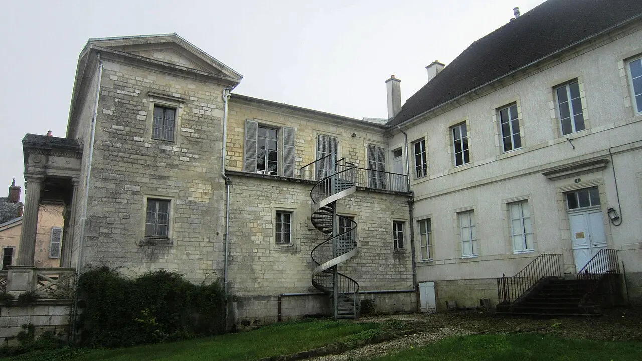 Ancien couvent des Carmélites et tribunal