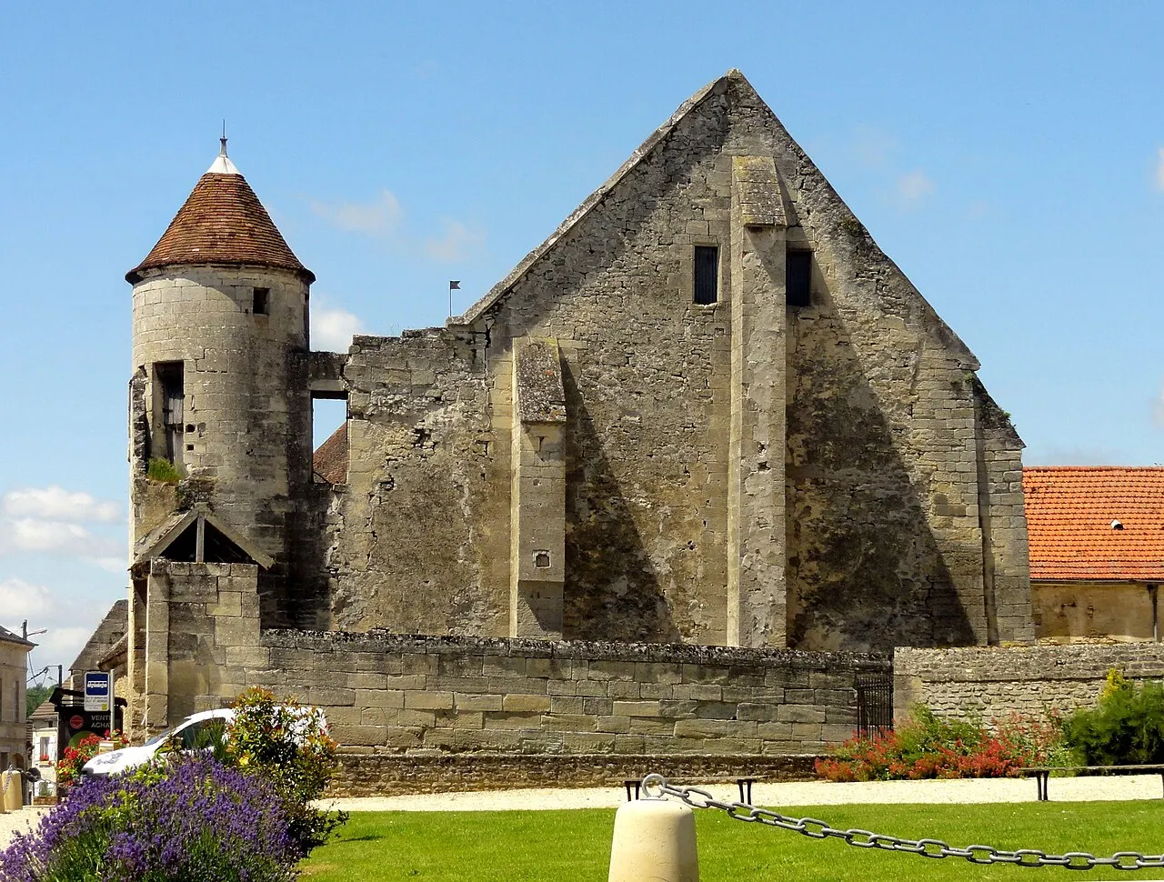 Anciens bâtiments de la Grange aux dîmes