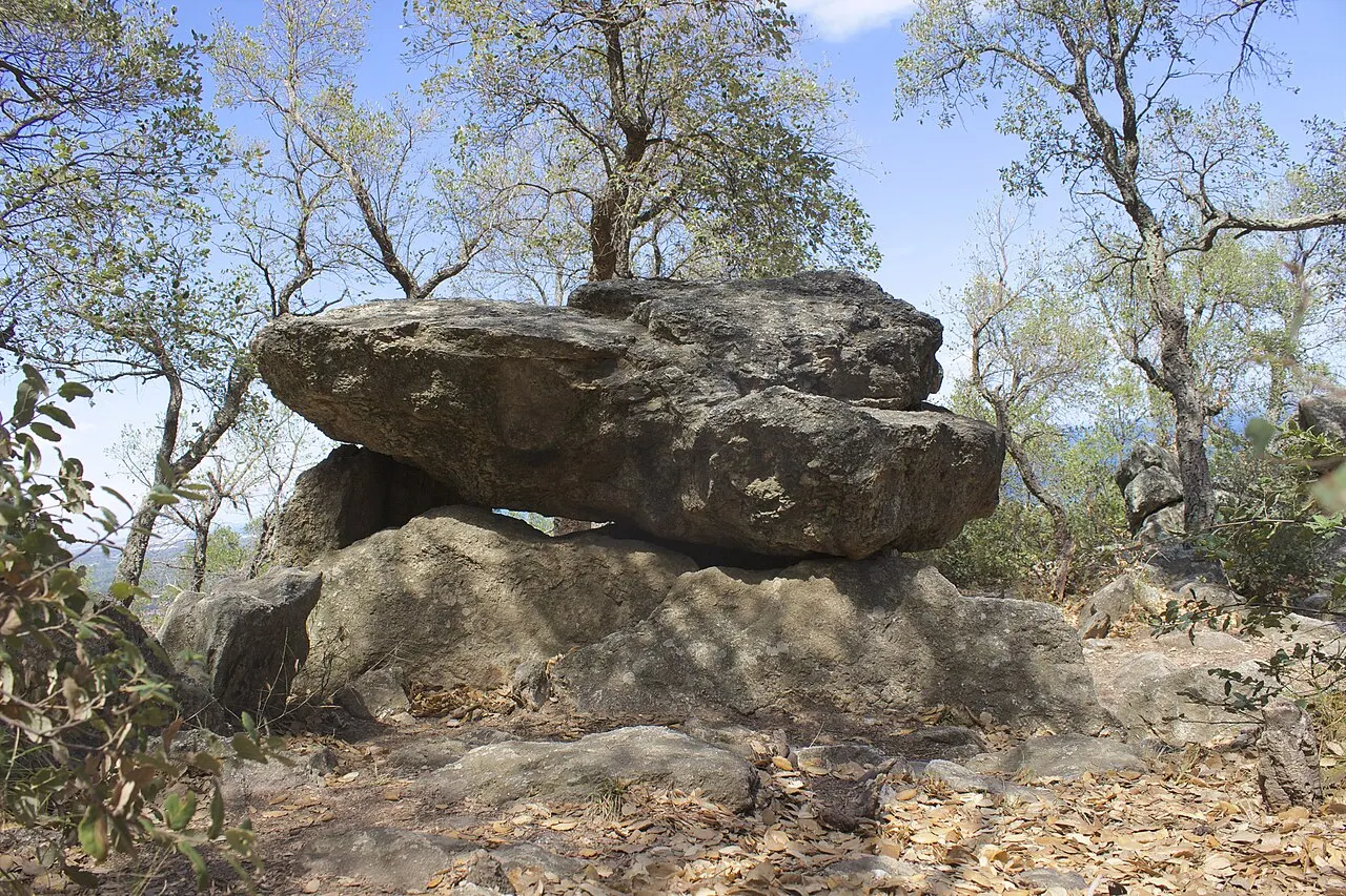 Dolmen de la Cova dels Alarbs