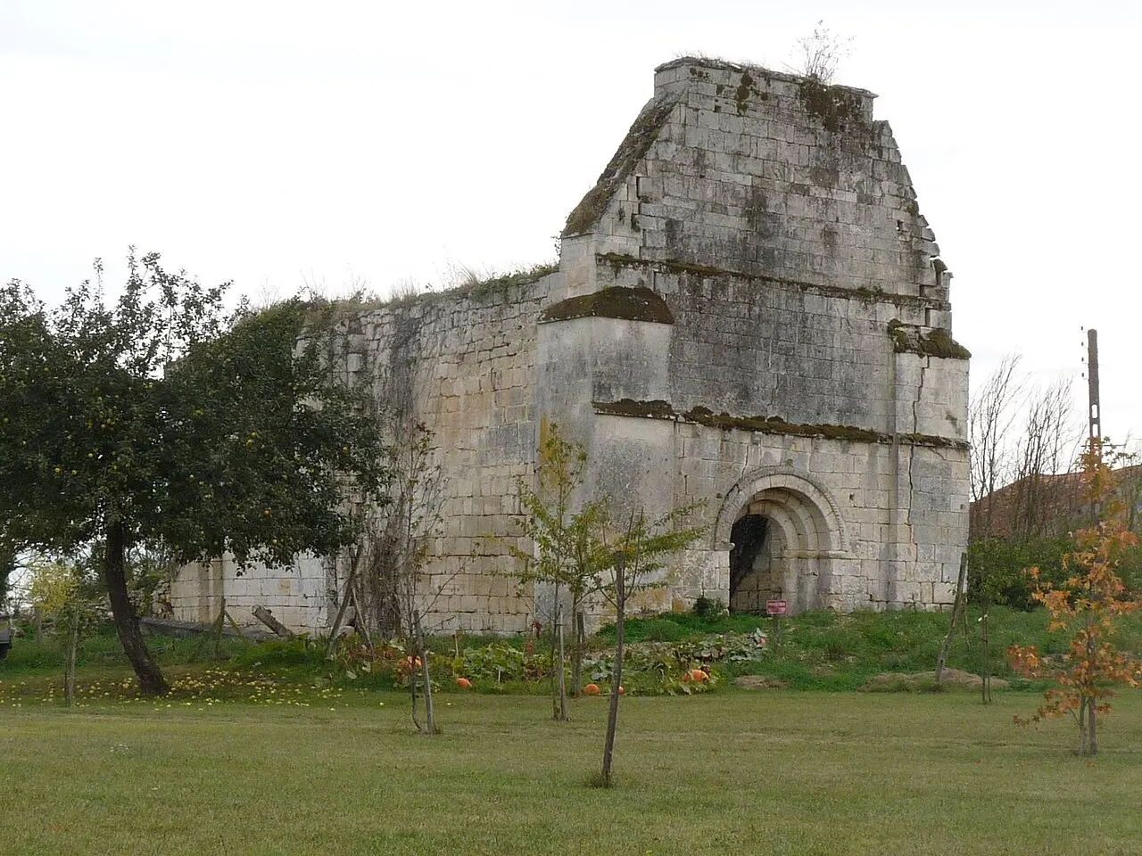 Ruines de l’église de Saint-Priest-de-Mareuil