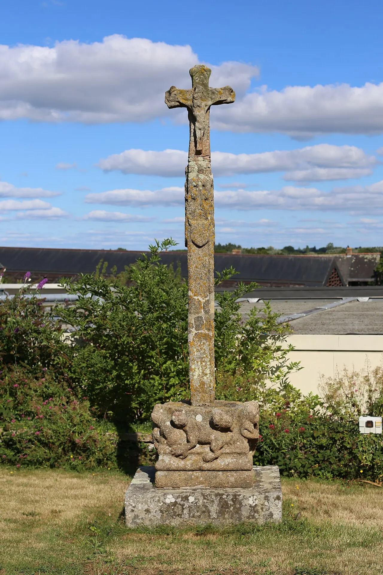 Croix du cimetière en granit
