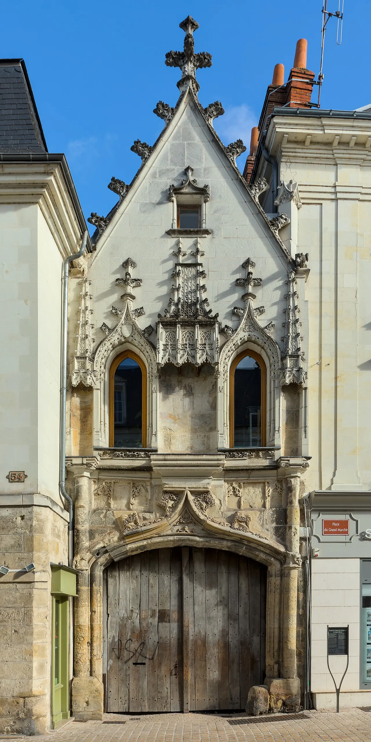 Portail de l’hôtel des trésoriers de Saint-Martin