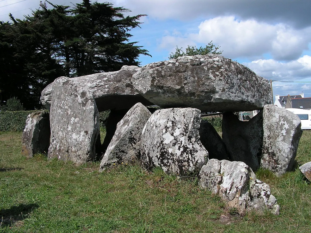 Dolmen de Kerhuen (A)