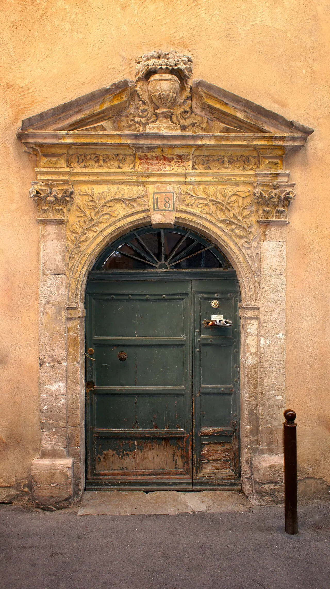 Ancien hôtel de Grimaldi-Régusse
