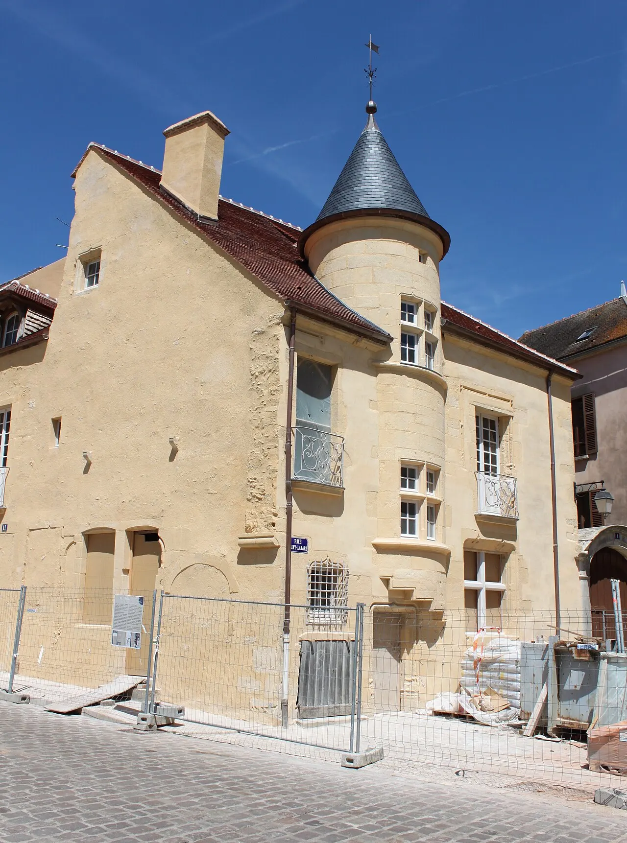Maison des Sires de Domecy