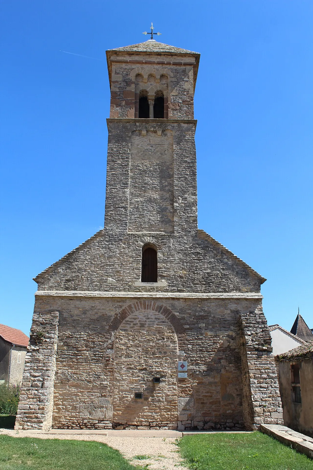 Vieux Clocher Roman
