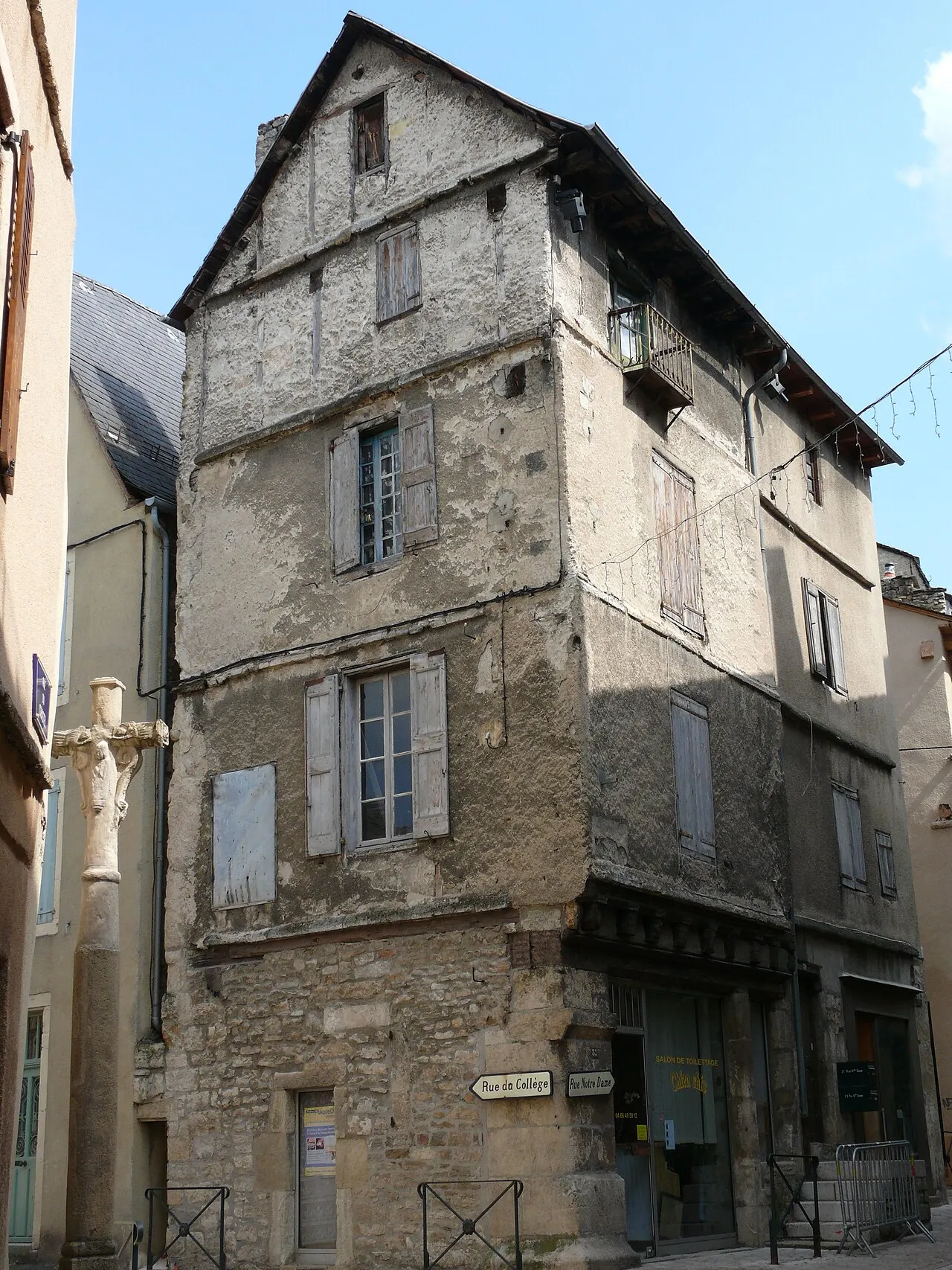 Croix en pierre