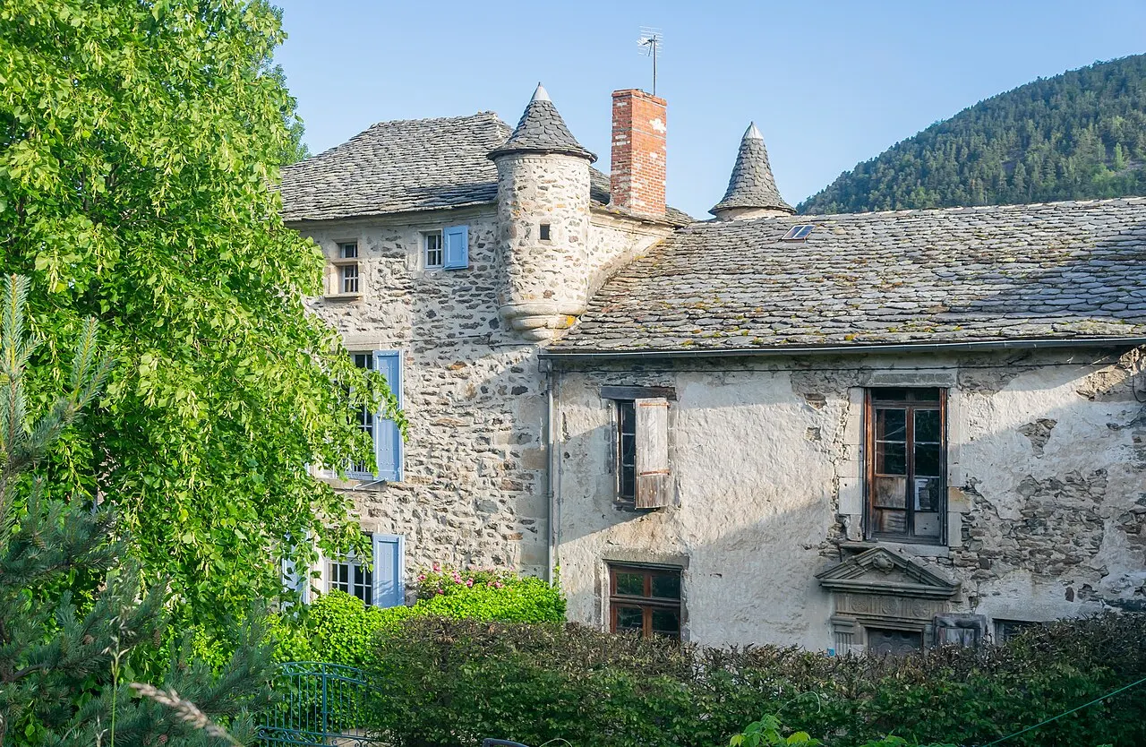 Saint-Hostien
