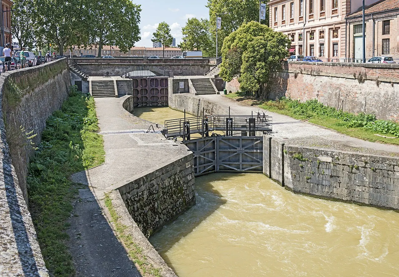 Écluse double Saint-Pierre sur le Canal de Brienne