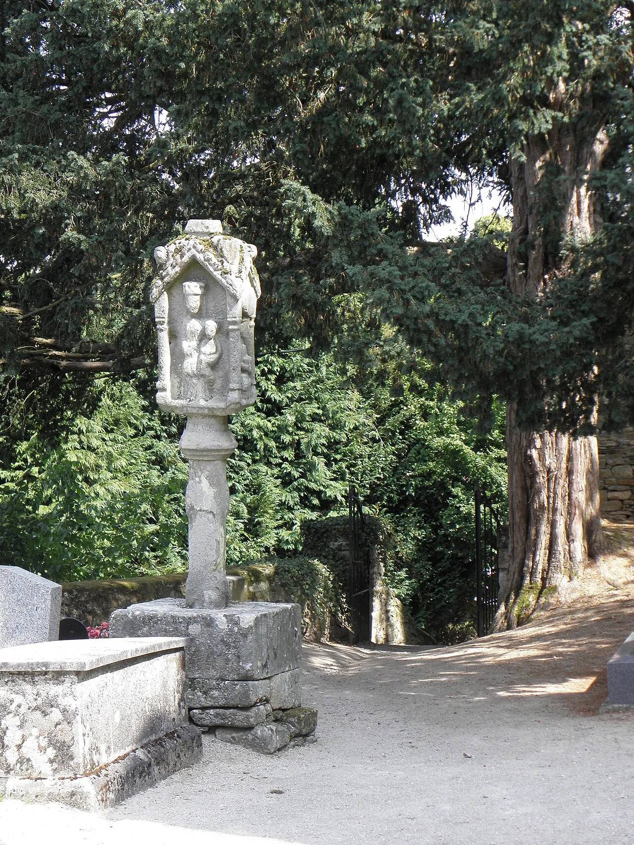 Cimetière de la chapelle Sainte-Croix