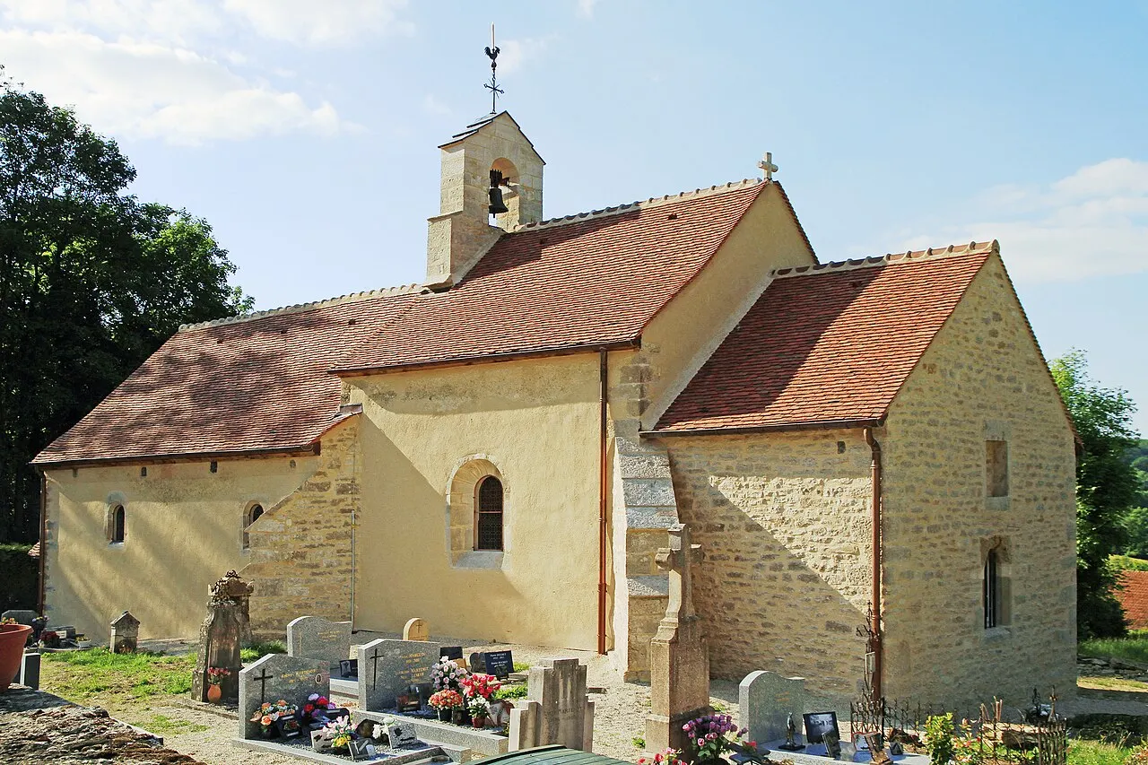 Chapelle et croix, situées au hameau de Barain