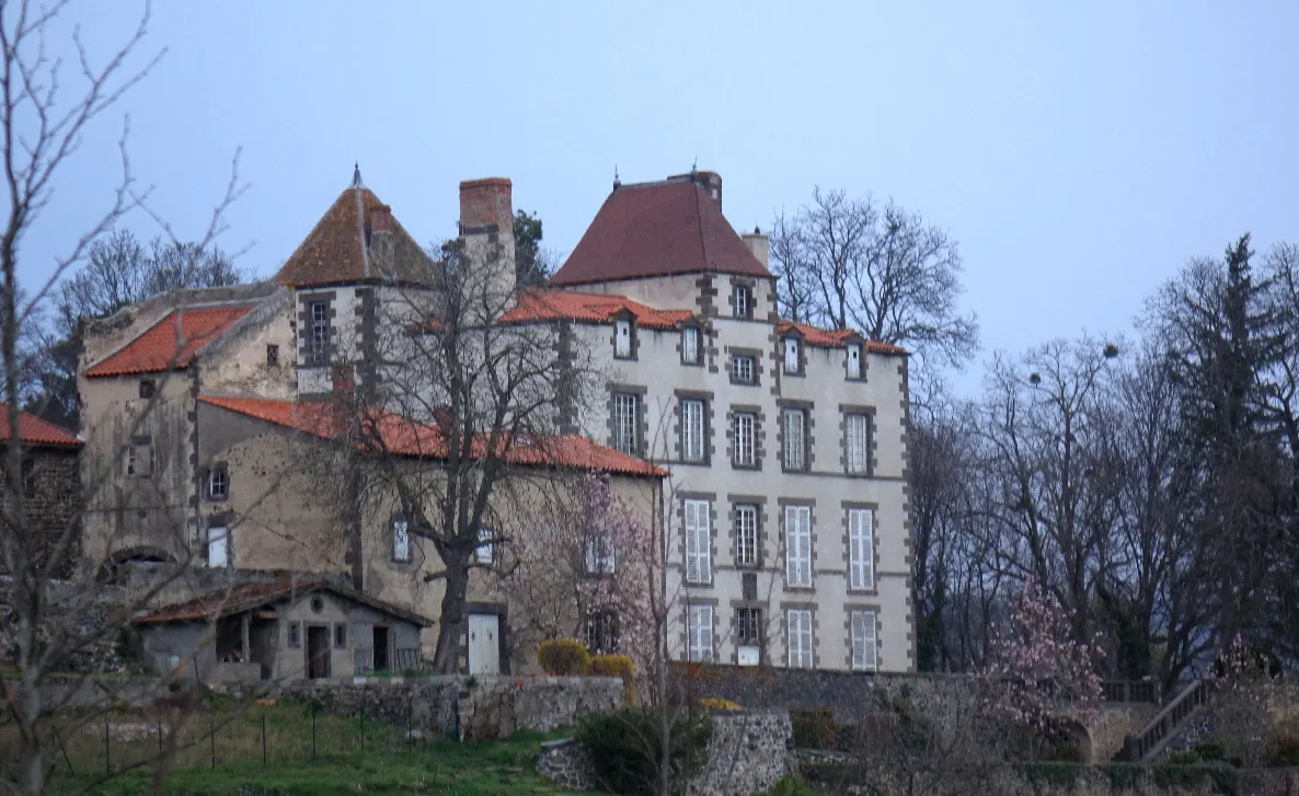 Château de Saint-Genès-l’Enfant