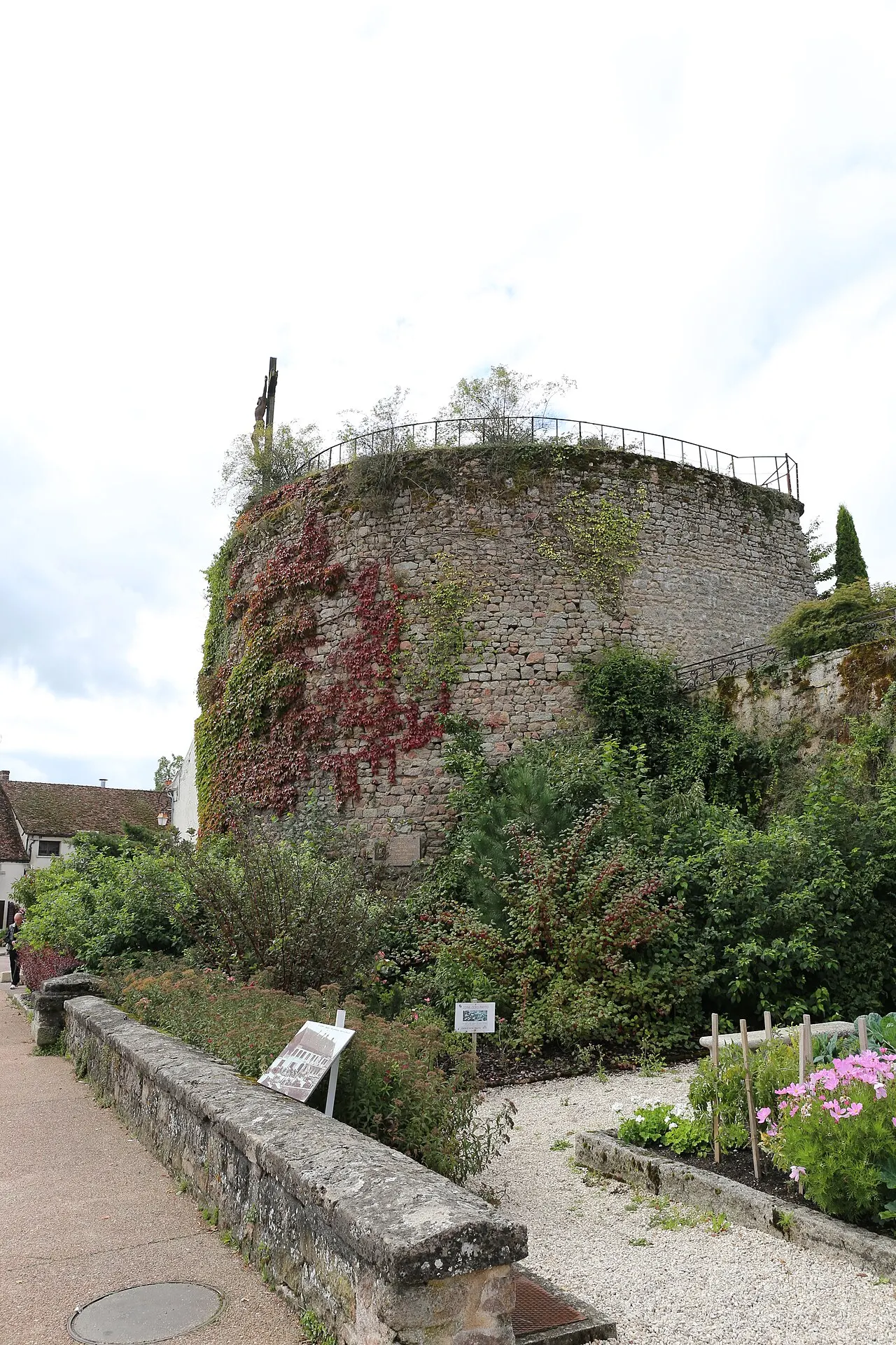 Tour d’Auxois
