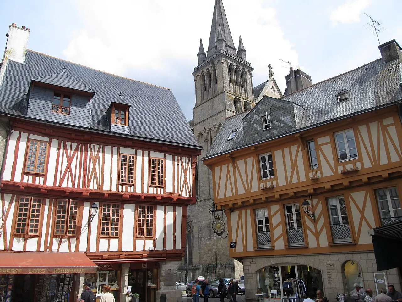 Place Henri-IV