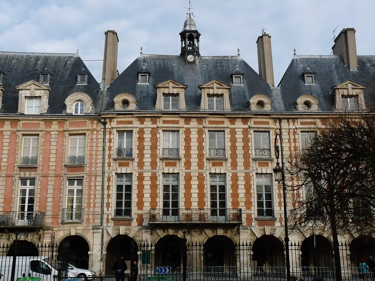 Hôtel de Ribault ou de Langres (ancien) (voir aussi : Synagogue, 21 rue des Tournelles)