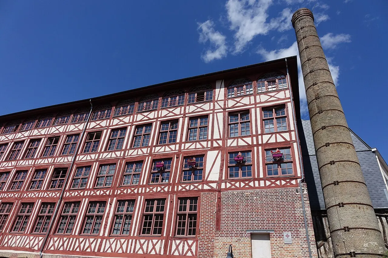 Filature, tissage et usine d’apprêt des étoffes de laine Petou, puis Sevestre, puis Bellest, puis Bellest Clarenson et Lebret SA, puis Clarenson.
