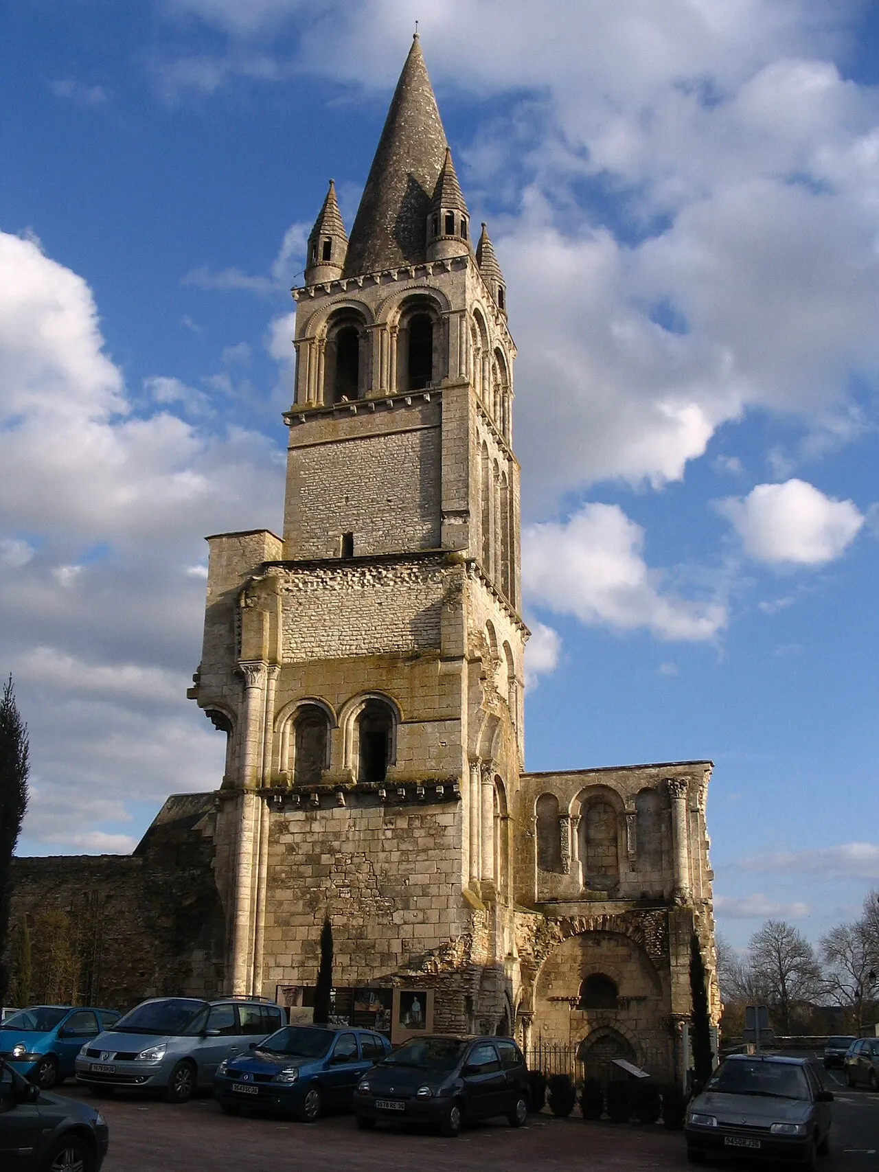 Église abbatiale Notre-Dame-du-Bourg-Dieu de Déols