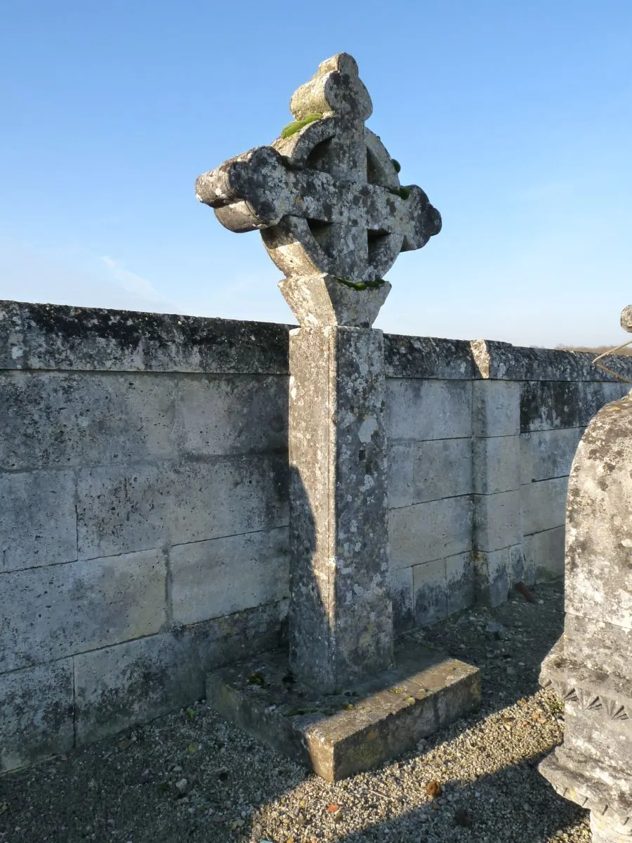 Croix de l’ancien cimetière