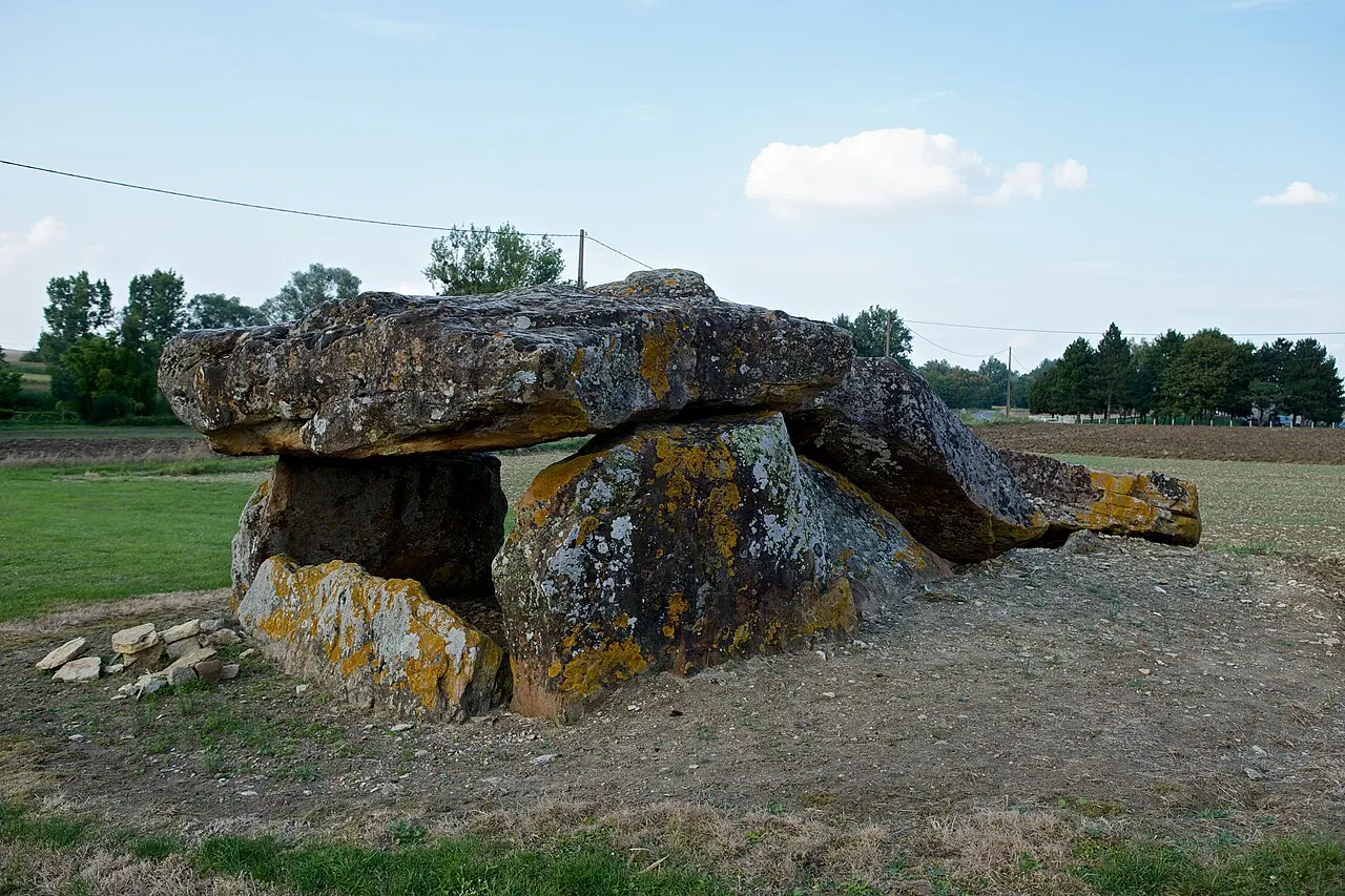 Dolmen de la Pierre Levée