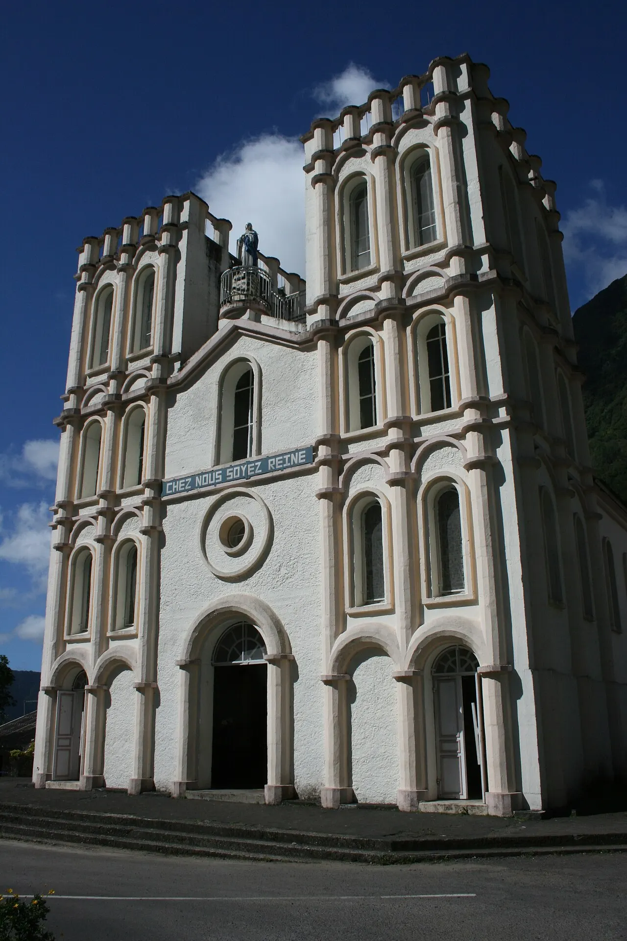 Place de la Mairie et de l’Église Notre Dame de l’Assomption