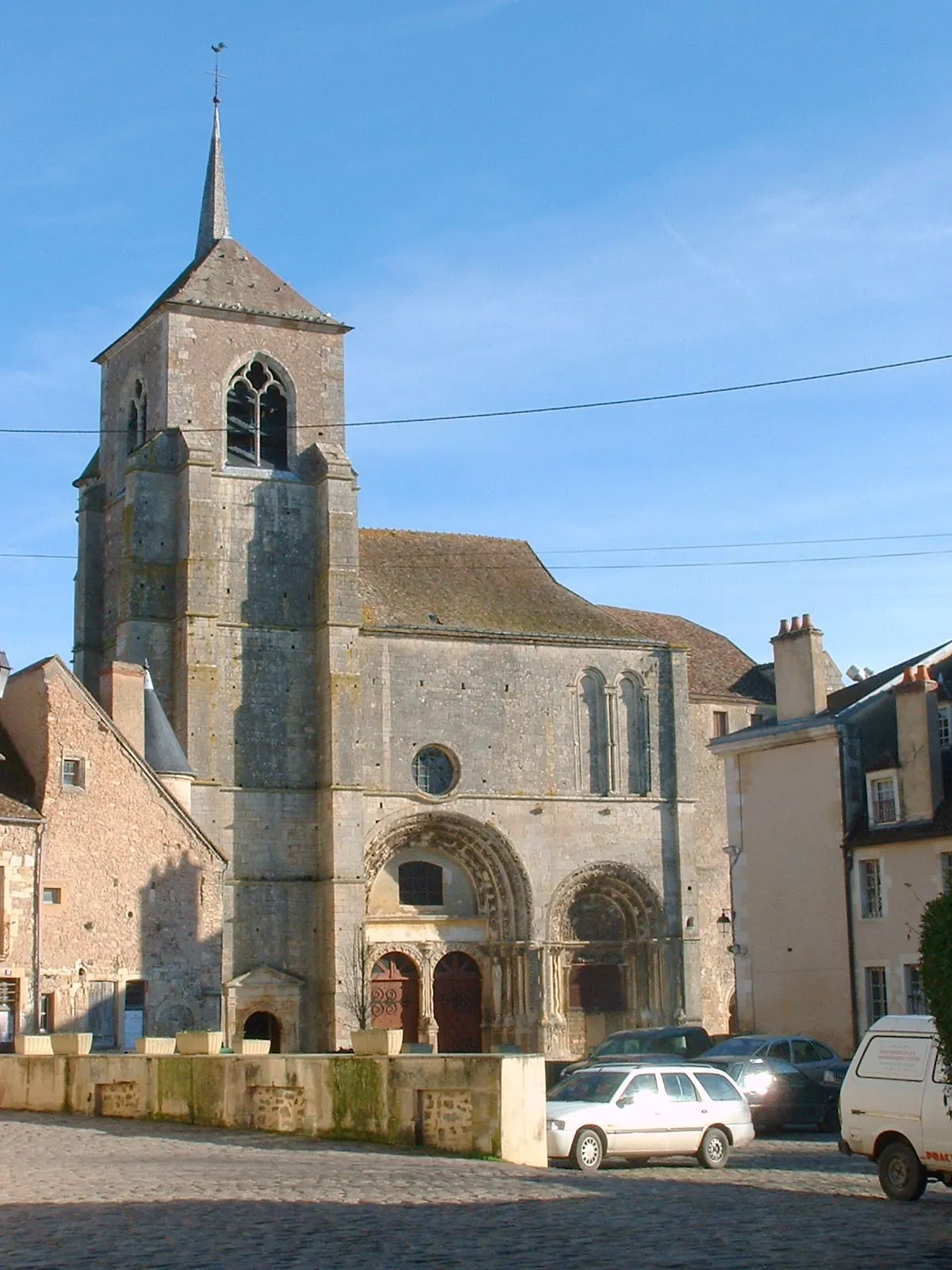 Collégiale Saint-Lazare