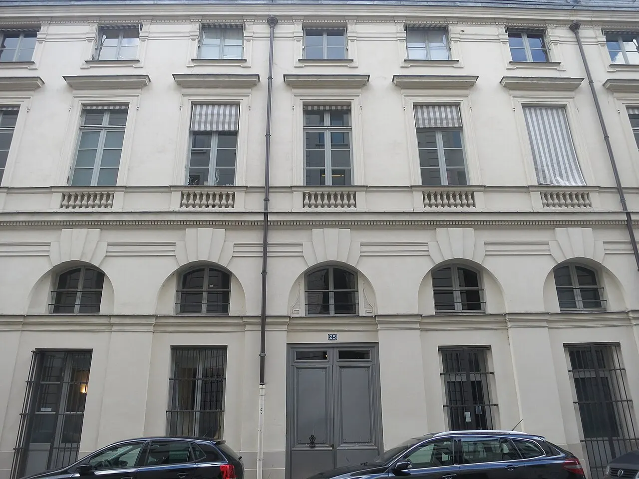 Immeuble, en bordure du Palais-Royal