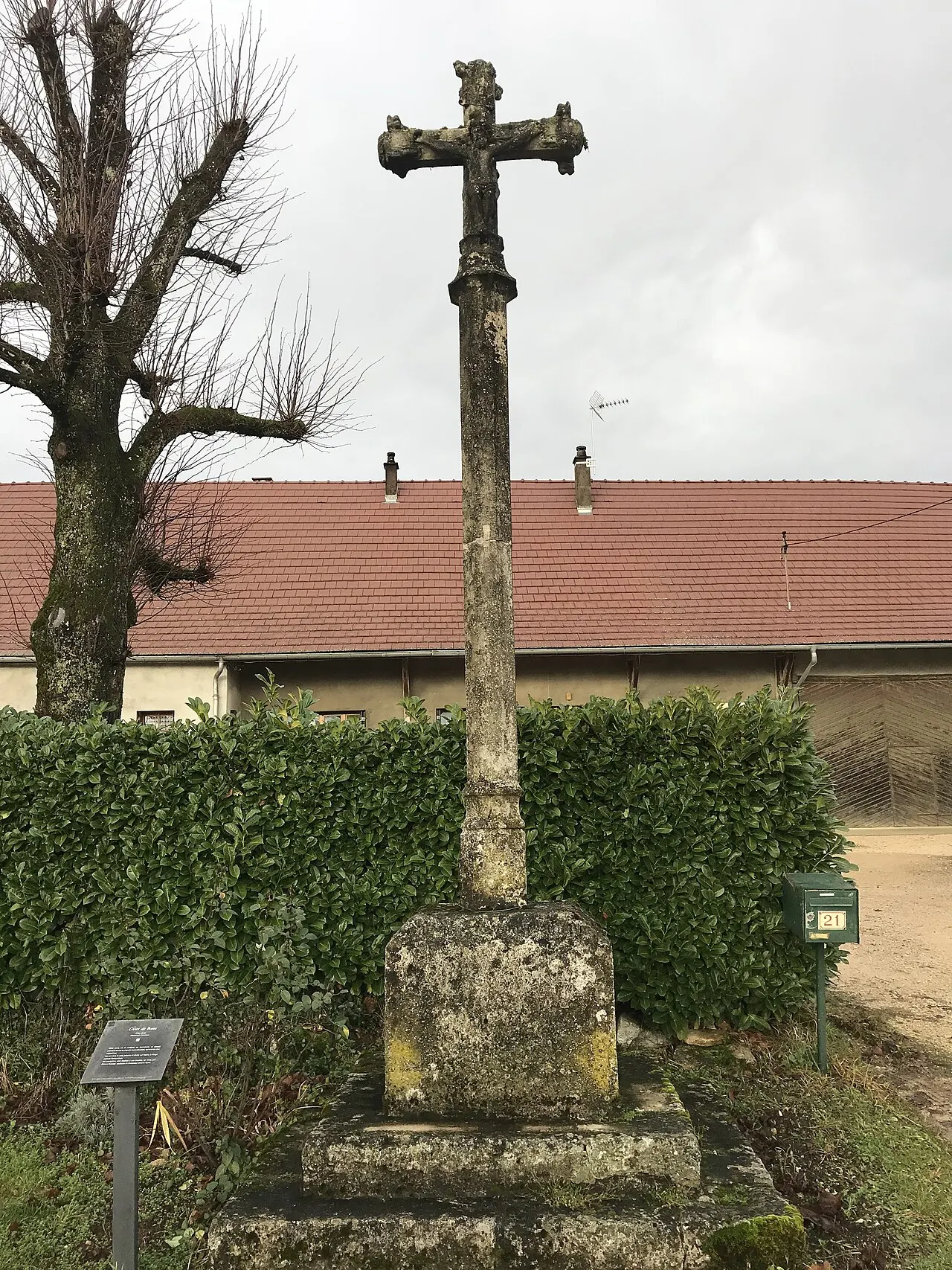 Croix de chemin de Bans