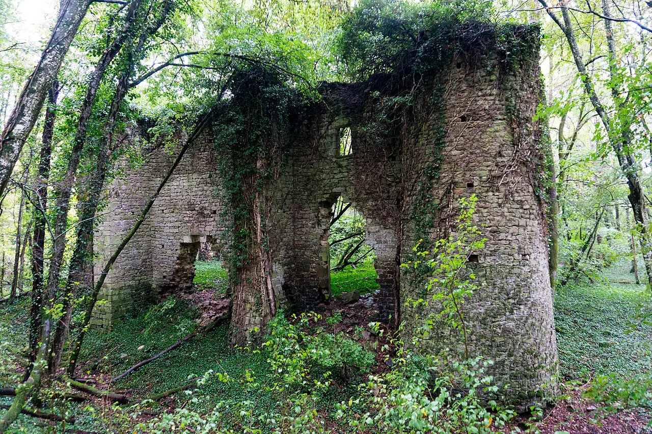 Château de Ledavrée (restes)