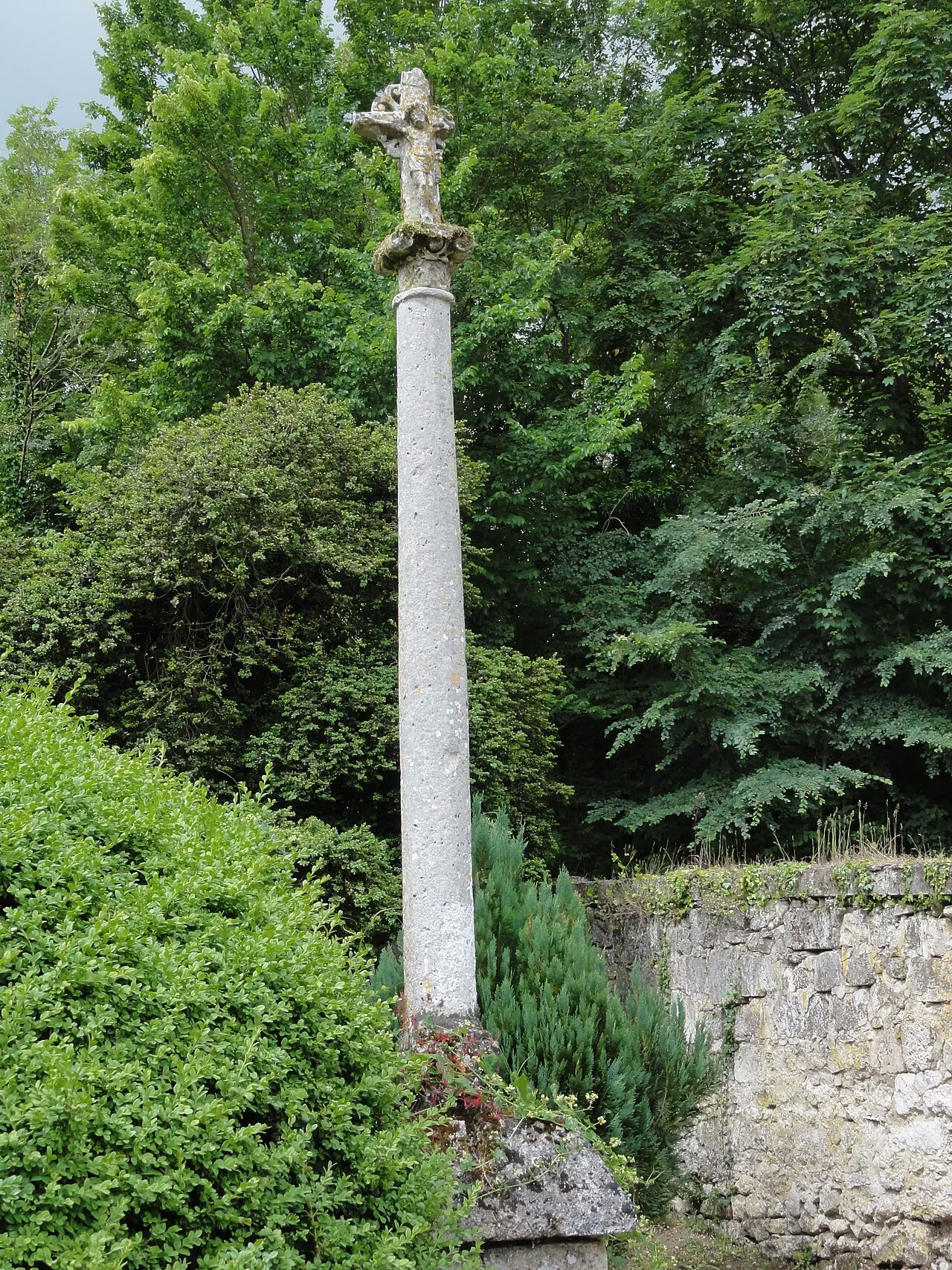 Croix de cimetière