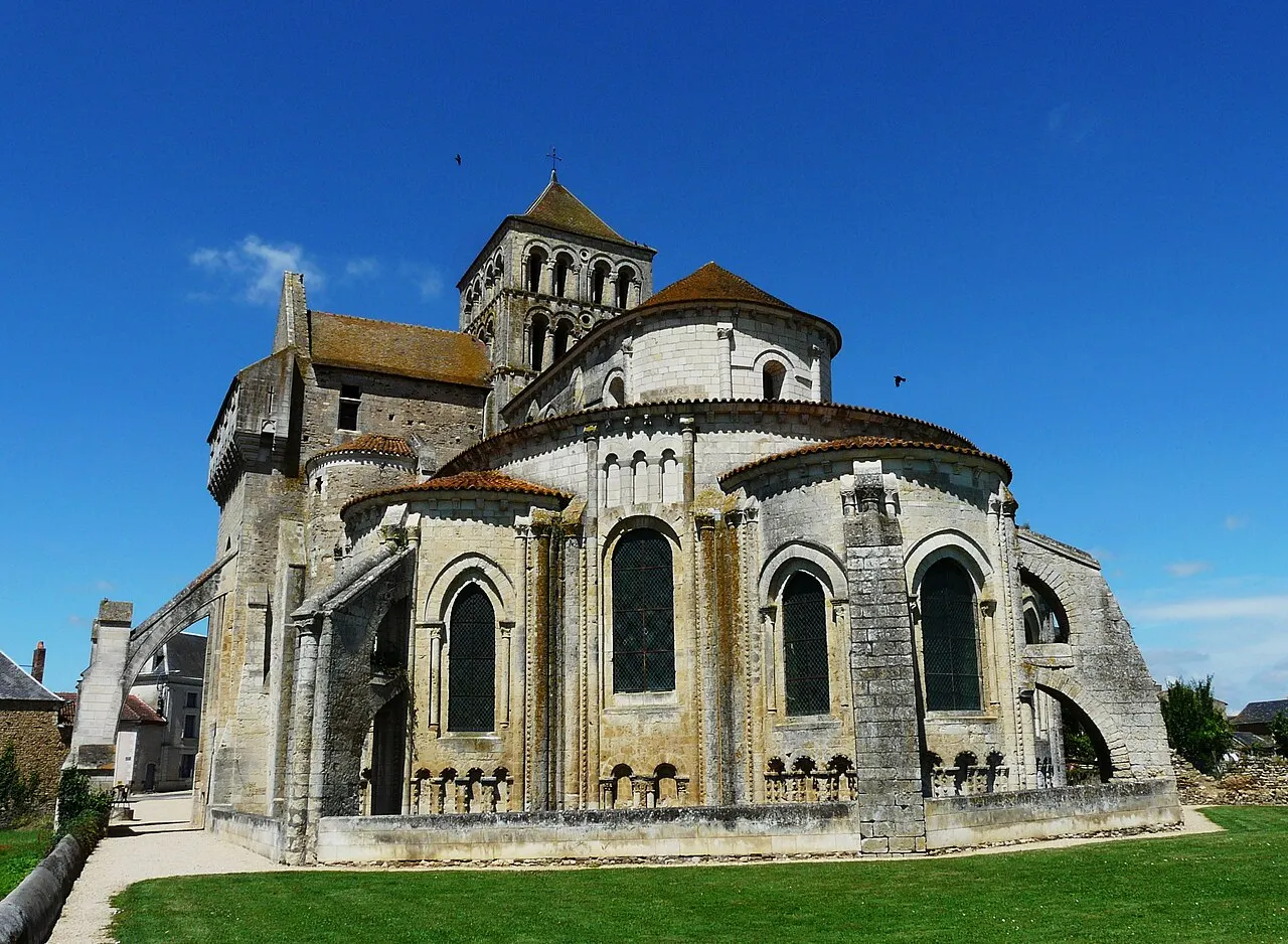 Église abbatiale de St Jouin de Marnes
