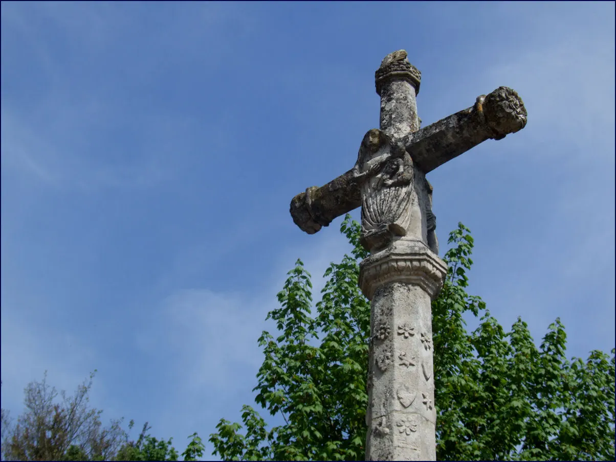 Croix de Mussy-sur-Seine