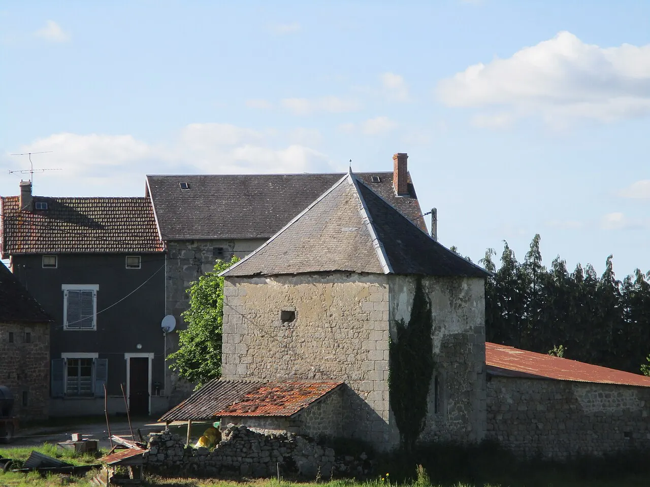 Pigeonnier-chapelle de La Chaze