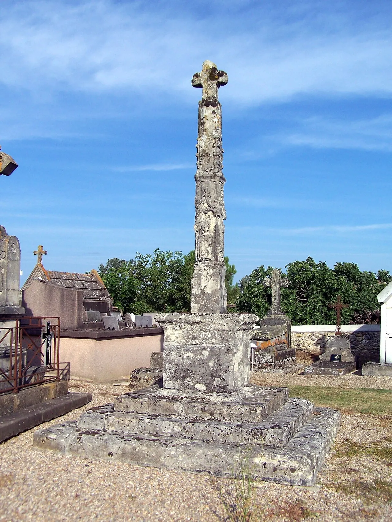 Croix de cimetière de Mauriac