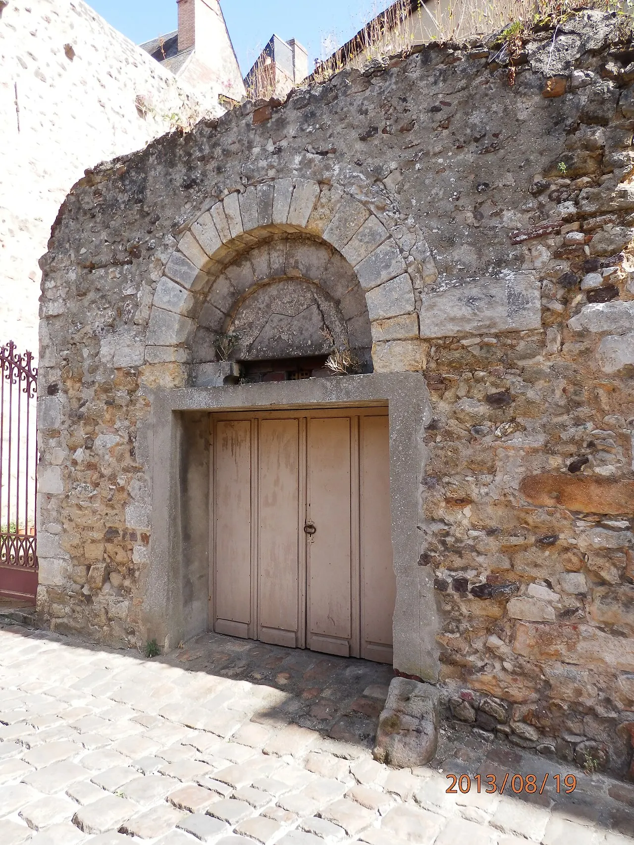 Porte Romane